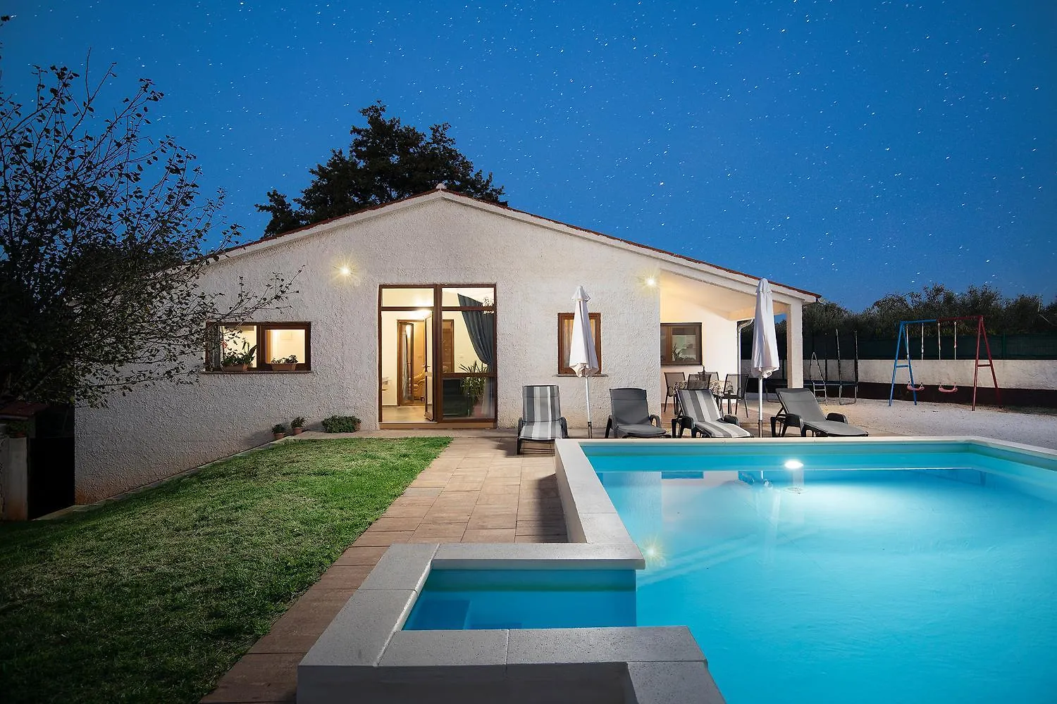 Holiday home Kuzinici Villa Divsici