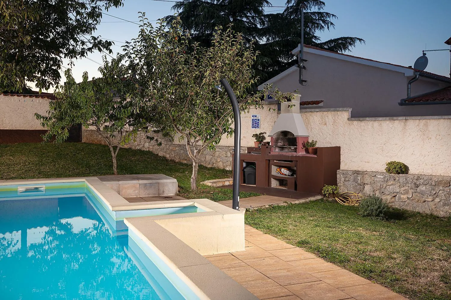 Holiday home Kuzinici Villa Divsici